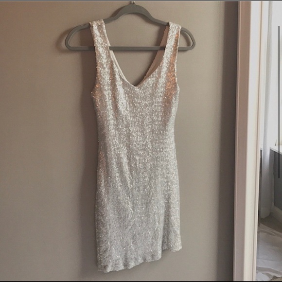 V Beck Silver Sequins Dress Size Small - Picture 2 of 4